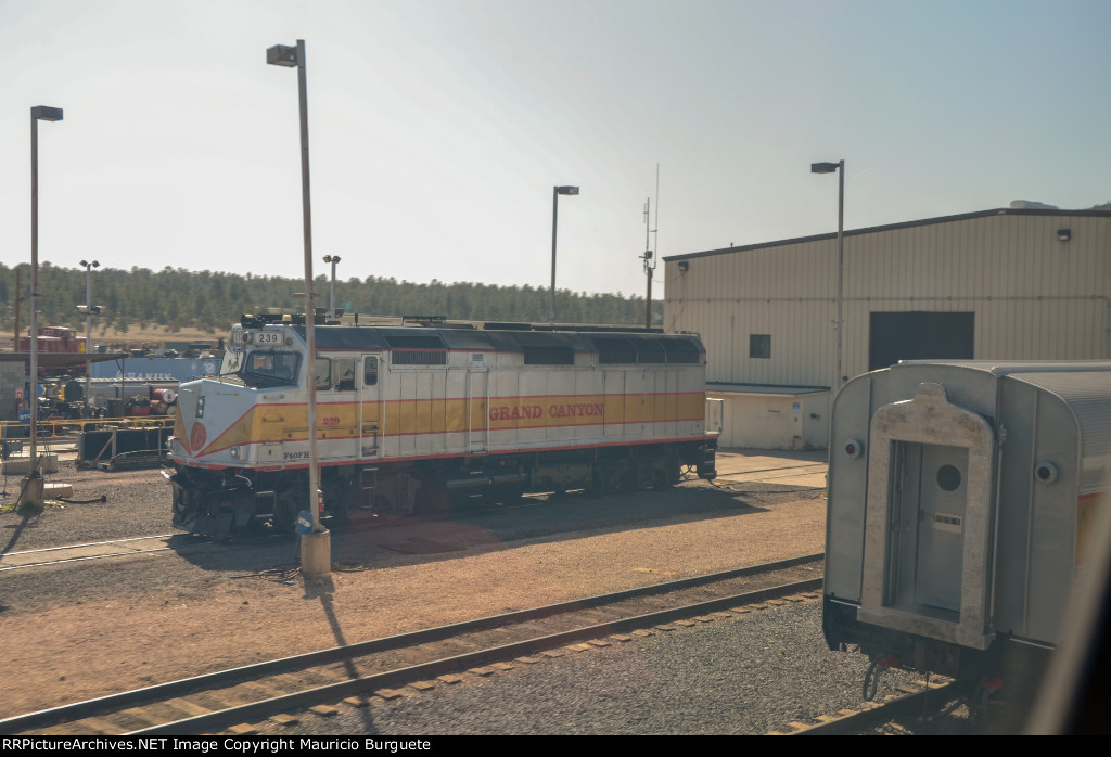 Grand Canyon Railway F40PH Locomotive